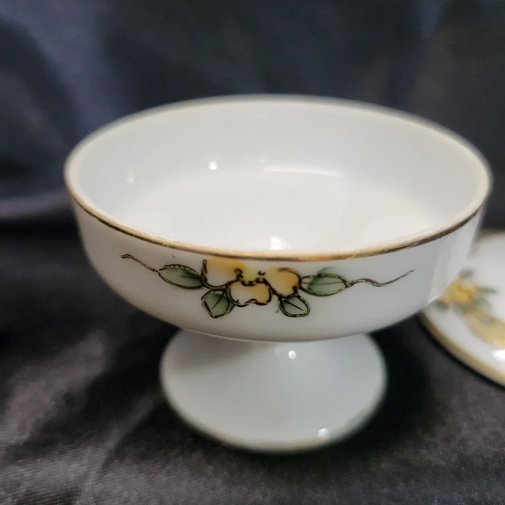 Hand Painted Nippon Round Floral Pedestal Powder Trinket Box Gold Trimmed